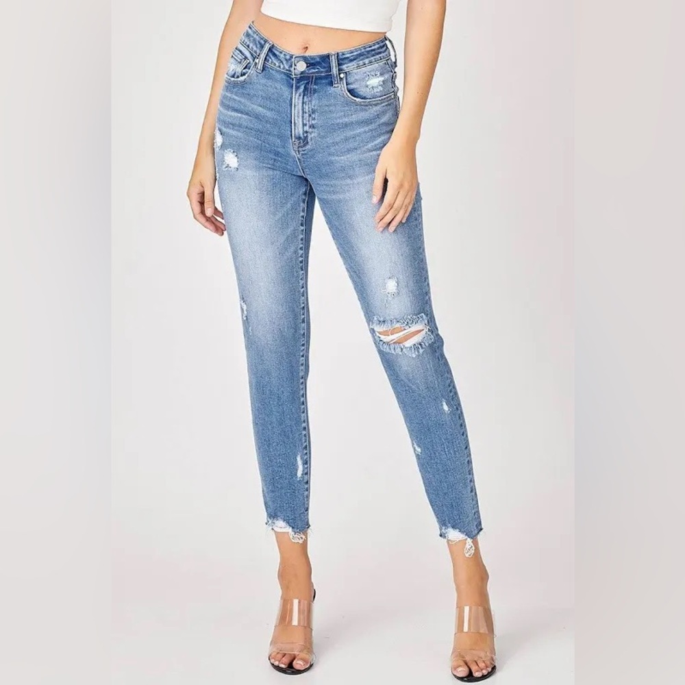NWT Risen Mid Rise Tapered Distressed Jeans